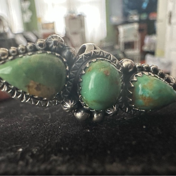 Native American Turquoise and Sterling Silver Ring - Picture 4 of 7